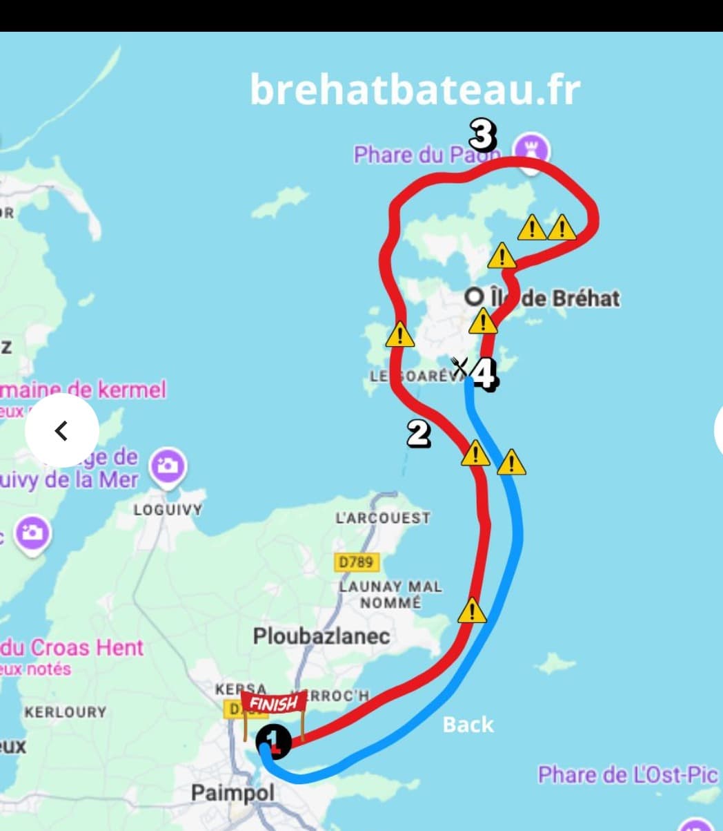 Moment à deux à bord du Valiant V-450 dans une crique de Bréhat